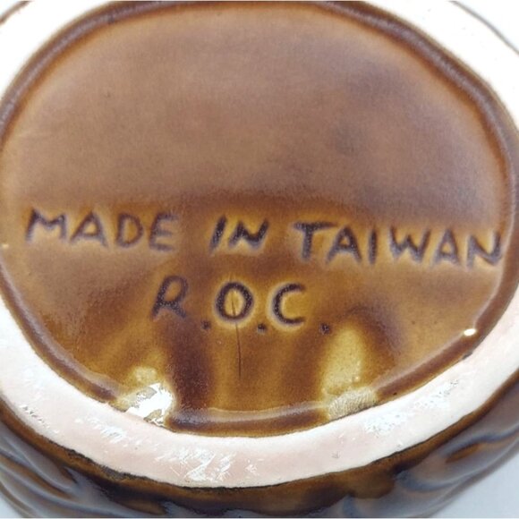 Vintage ROC Taiwan Glazed Ceramic Squirrel On Walnut Lidded Candy Dish - Picture 6 of 8